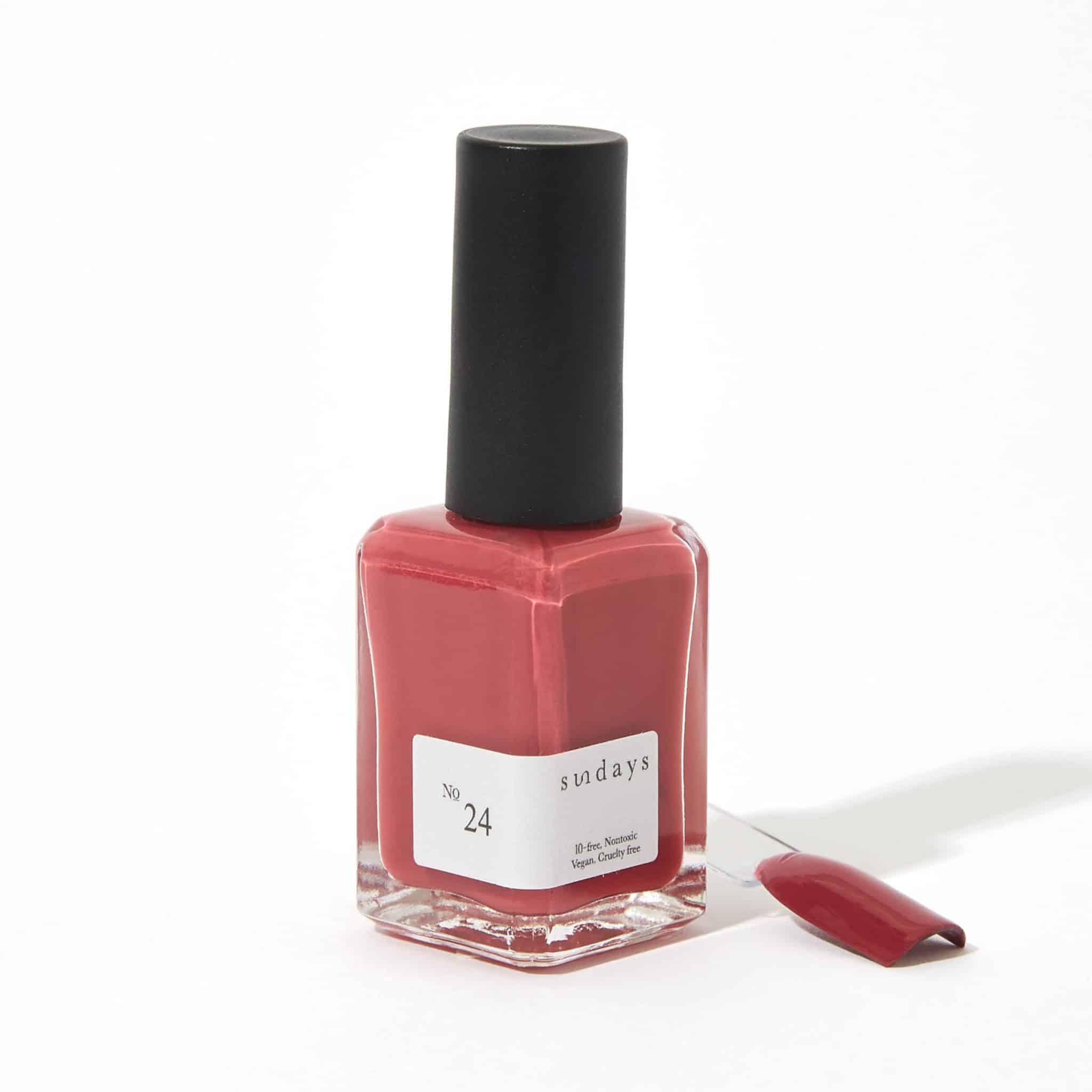 Non-toxic nail polish in pink berry