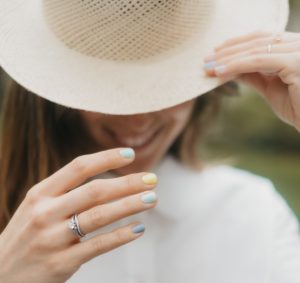 7 Tips On How to Maintain a CLEAN & Healthy Nail Care Routine When On the Go