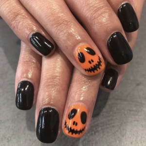 halloween nails jack-o-lantern