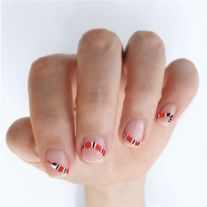 halloween nails snake manicure