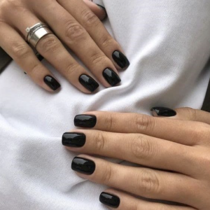 halloween nails black glossy manicure