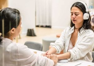 Mindful Moments: Incorporating Meditation into Daily Life