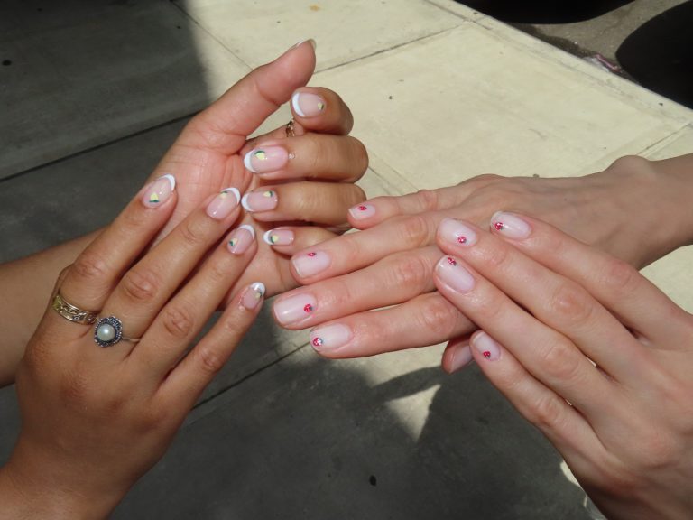 The Importance of Top Coat and Base Coat for Healthy, Long-Lasting Nails